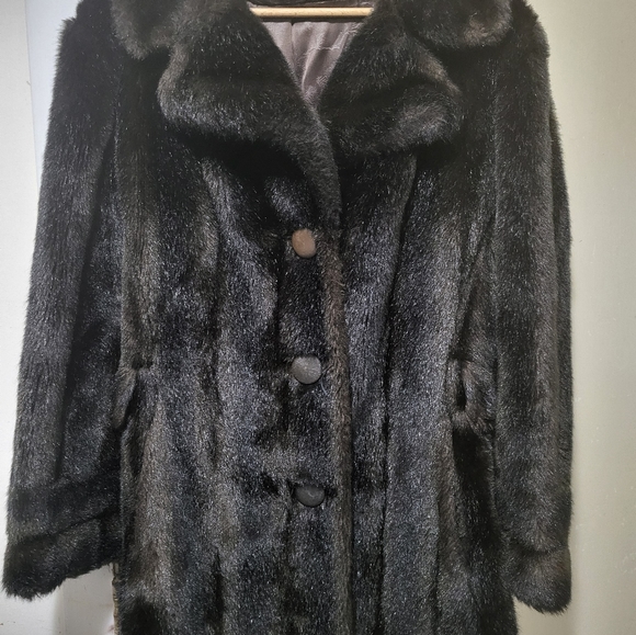 Faux Fur coat - Picture 9 of 11